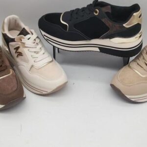 Zapatilla Con plataforma y letra M
