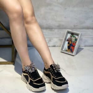 Zapatilla de Plataforma con Mariposa