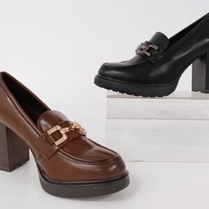 zapato con tacón alto