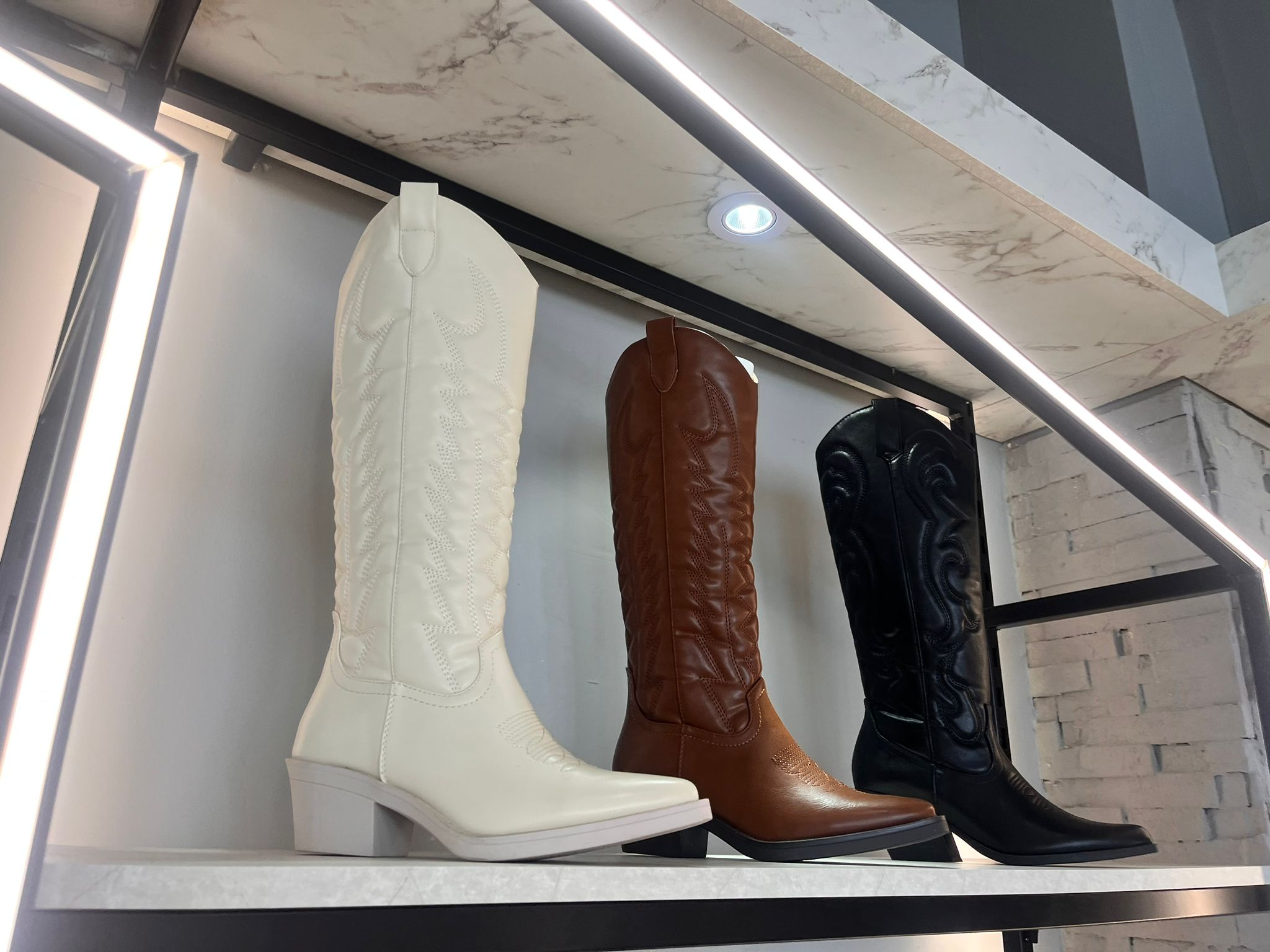 Botas Camperas Básicas – El Clásico que Nunca Falla - Imagen 24