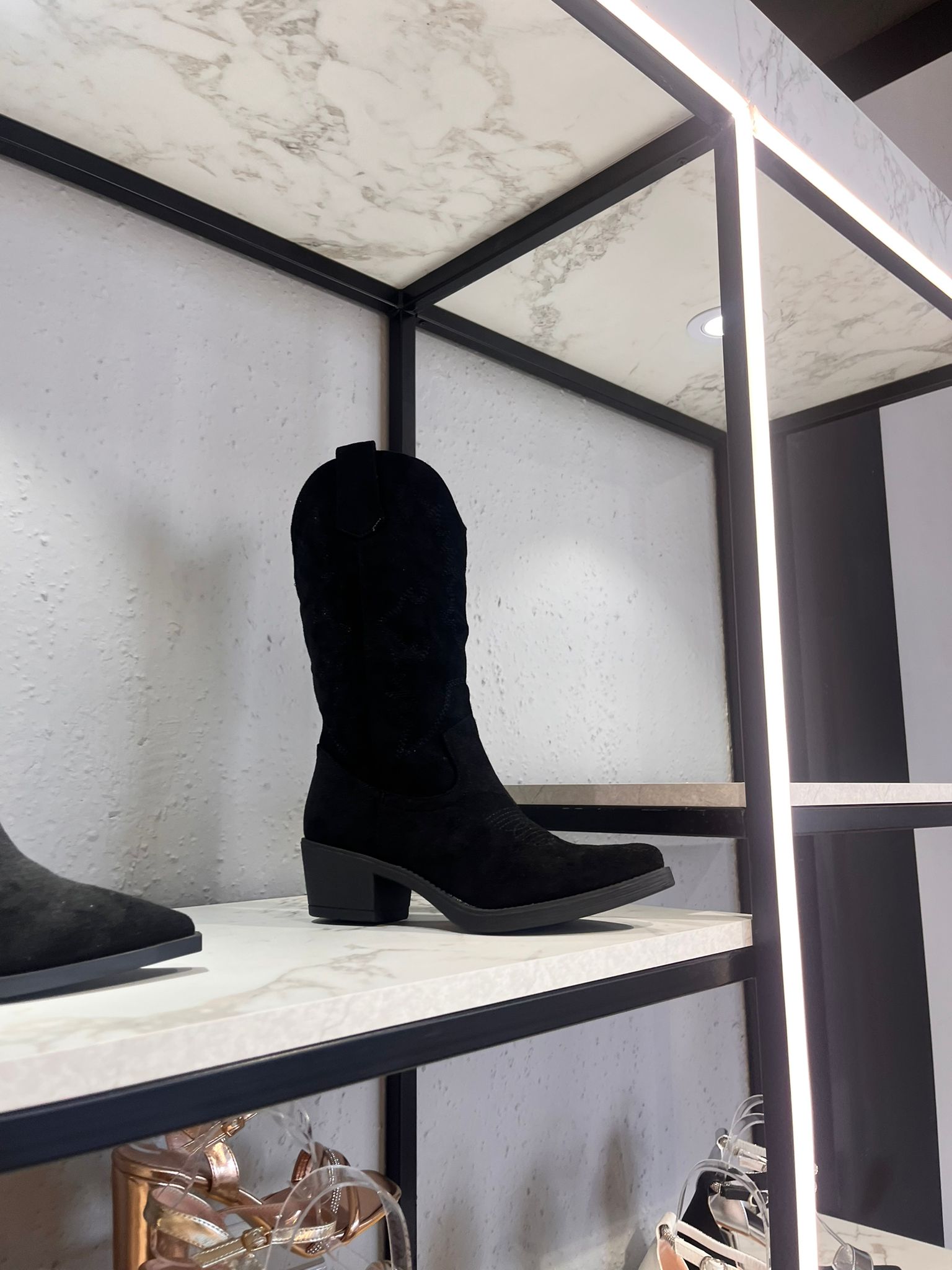 Botas Camperas Básicas – El Clásico que Nunca Falla - Imagen 16