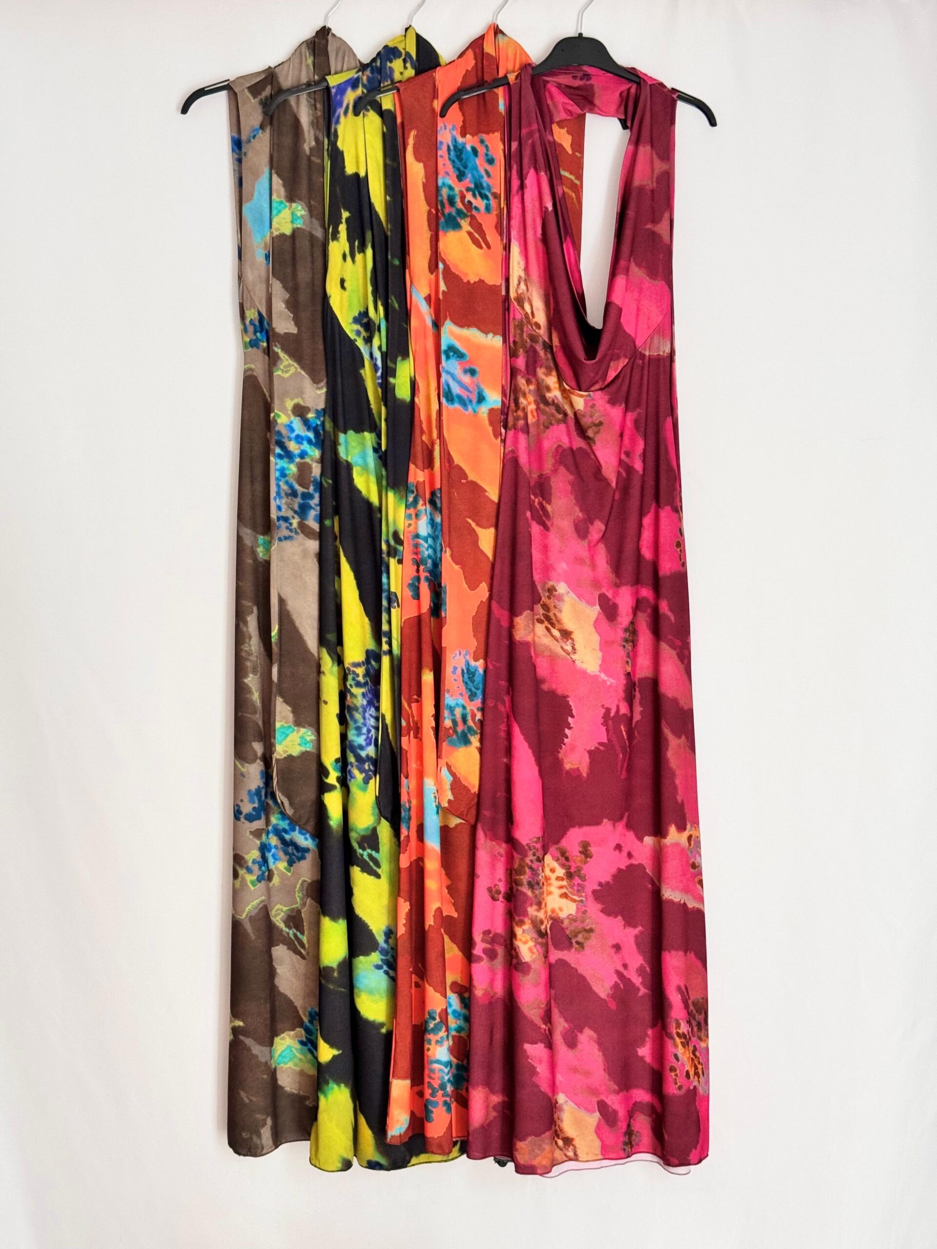 🌺 Luce como una Diosa este verano con nuestros nuevos vestidos Queen Flow 💃