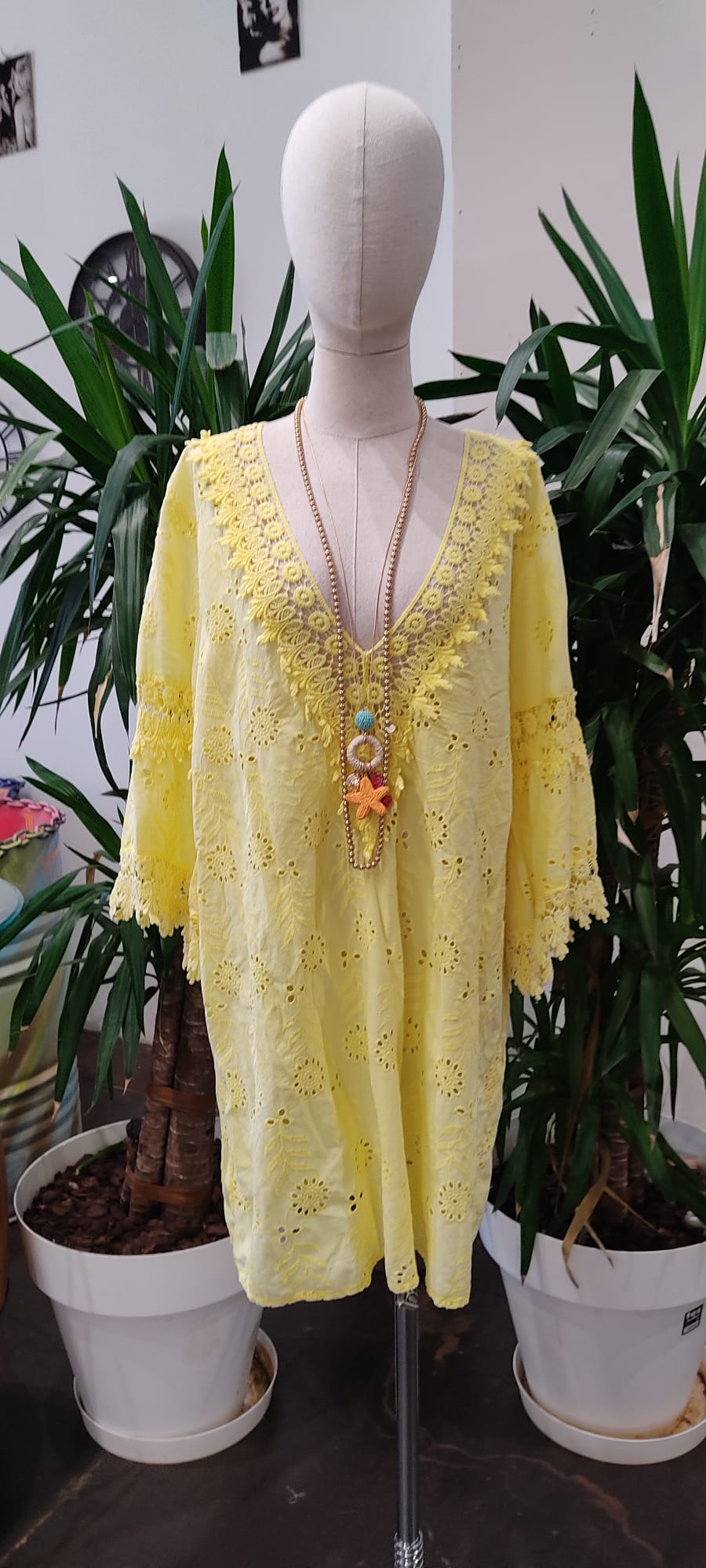 👘 KIMONOS Y CONJUNTOS ESTAMPADOS👚 CONJUNTOS FLUIDOS CON DETALLE DORADO Conjunto dos piezas encaje beige – Vestido elegante para eventos S/M/L - Imagen 26