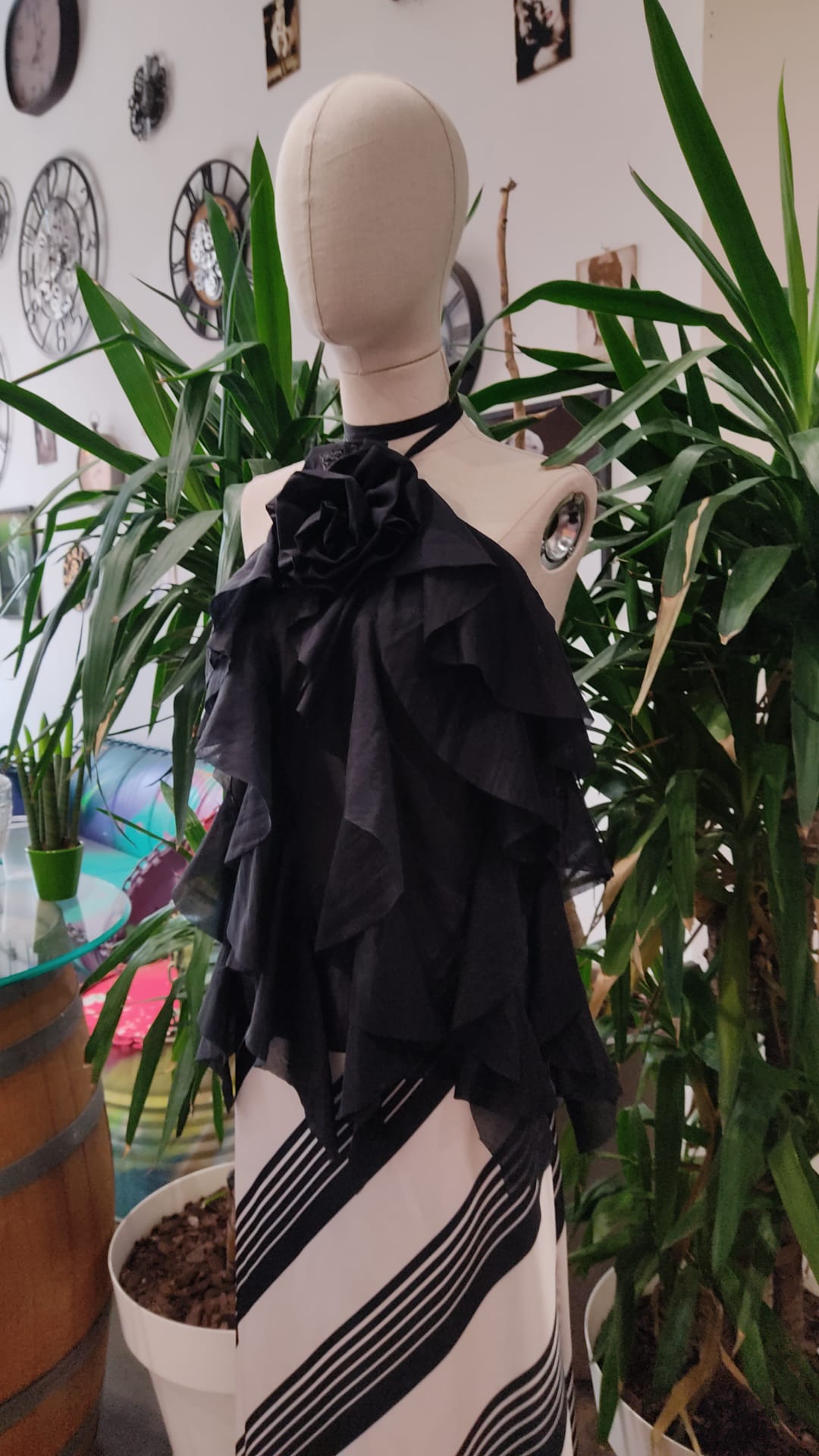 👘 KIMONOS Y CONJUNTOS ESTAMPADOS👚 CONJUNTOS FLUIDOS CON DETALLE DORADO Conjunto dos piezas encaje beige – Vestido elegante para eventos S/M/L - Imagen 28