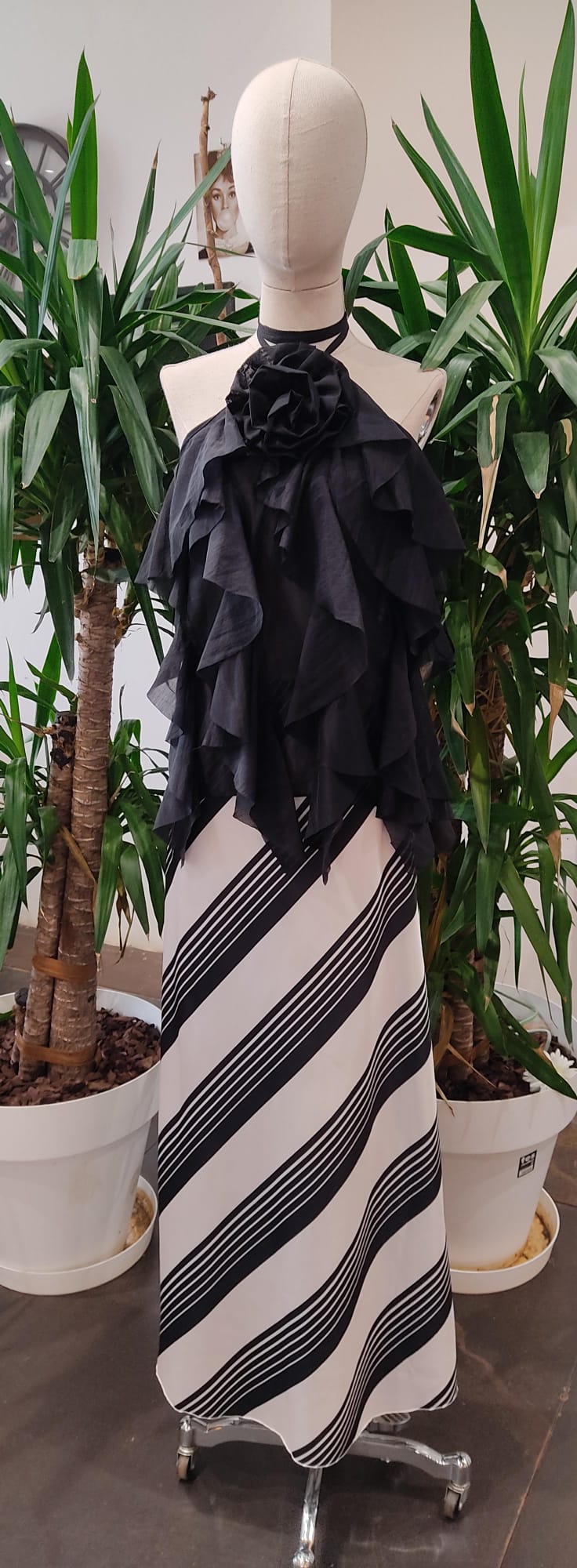 👘 KIMONOS Y CONJUNTOS ESTAMPADOS👚 CONJUNTOS FLUIDOS CON DETALLE DORADO Conjunto dos piezas encaje beige – Vestido elegante para eventos S/M/L - Imagen 33