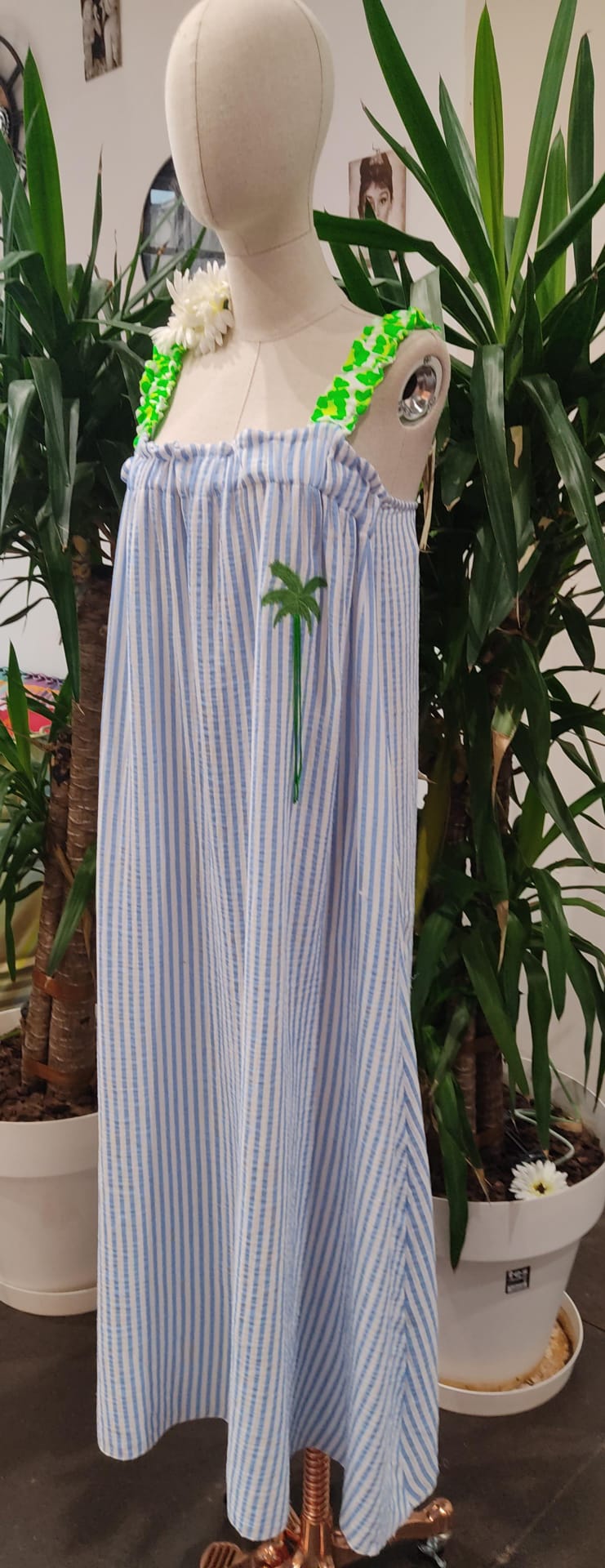 👘 KIMONOS Y CONJUNTOS ESTAMPADOS👚 CONJUNTOS FLUIDOS CON DETALLE DORADO Conjunto dos piezas encaje beige – Vestido elegante para eventos S/M/L - Imagen 56