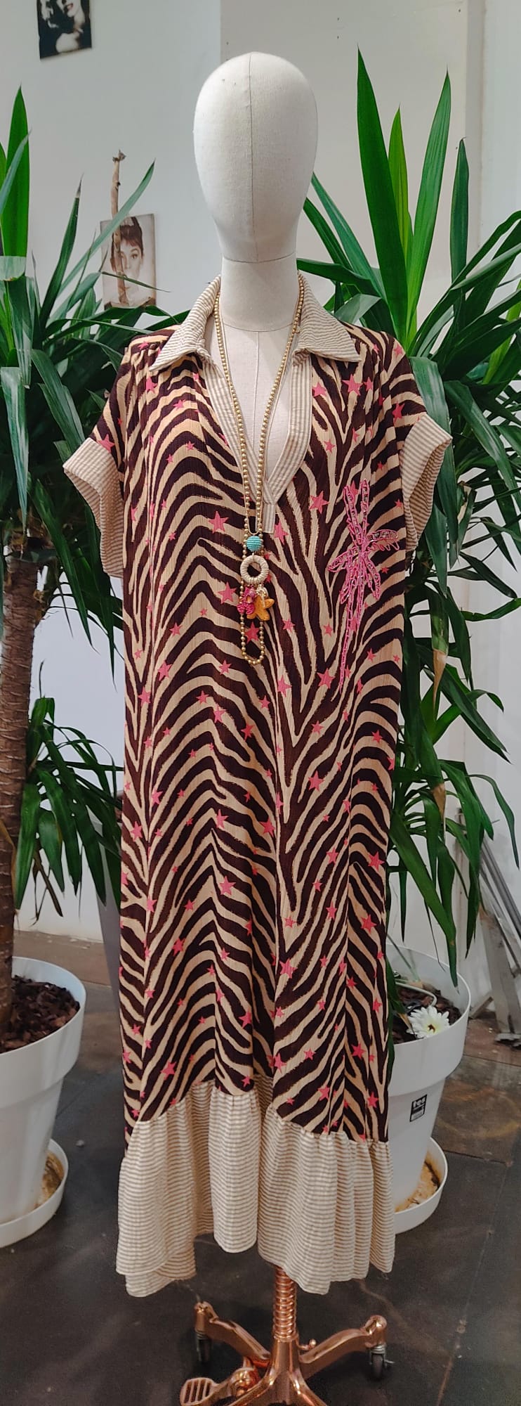 👘 KIMONOS Y CONJUNTOS ESTAMPADOS👚 CONJUNTOS FLUIDOS CON DETALLE DORADO Conjunto dos piezas encaje beige – Vestido elegante para eventos S/M/L - Imagen 60