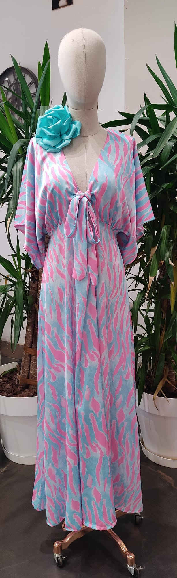 👘 KIMONOS Y CONJUNTOS ESTAMPADOS👚 CONJUNTOS FLUIDOS CON DETALLE DORADO Conjunto dos piezas encaje beige – Vestido elegante para eventos S/M/L - Imagen 61
