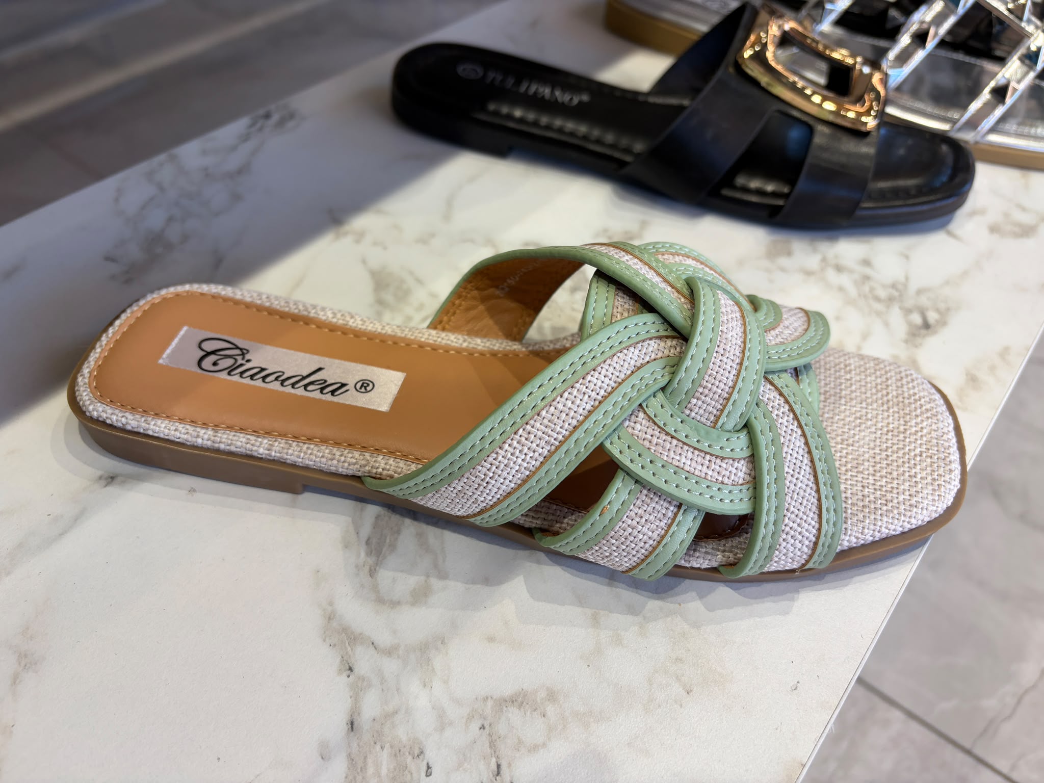 Sandalia Plana de Dedo estilo Boho con Borlas y Cuentas | PatricQueen - Imagen 31