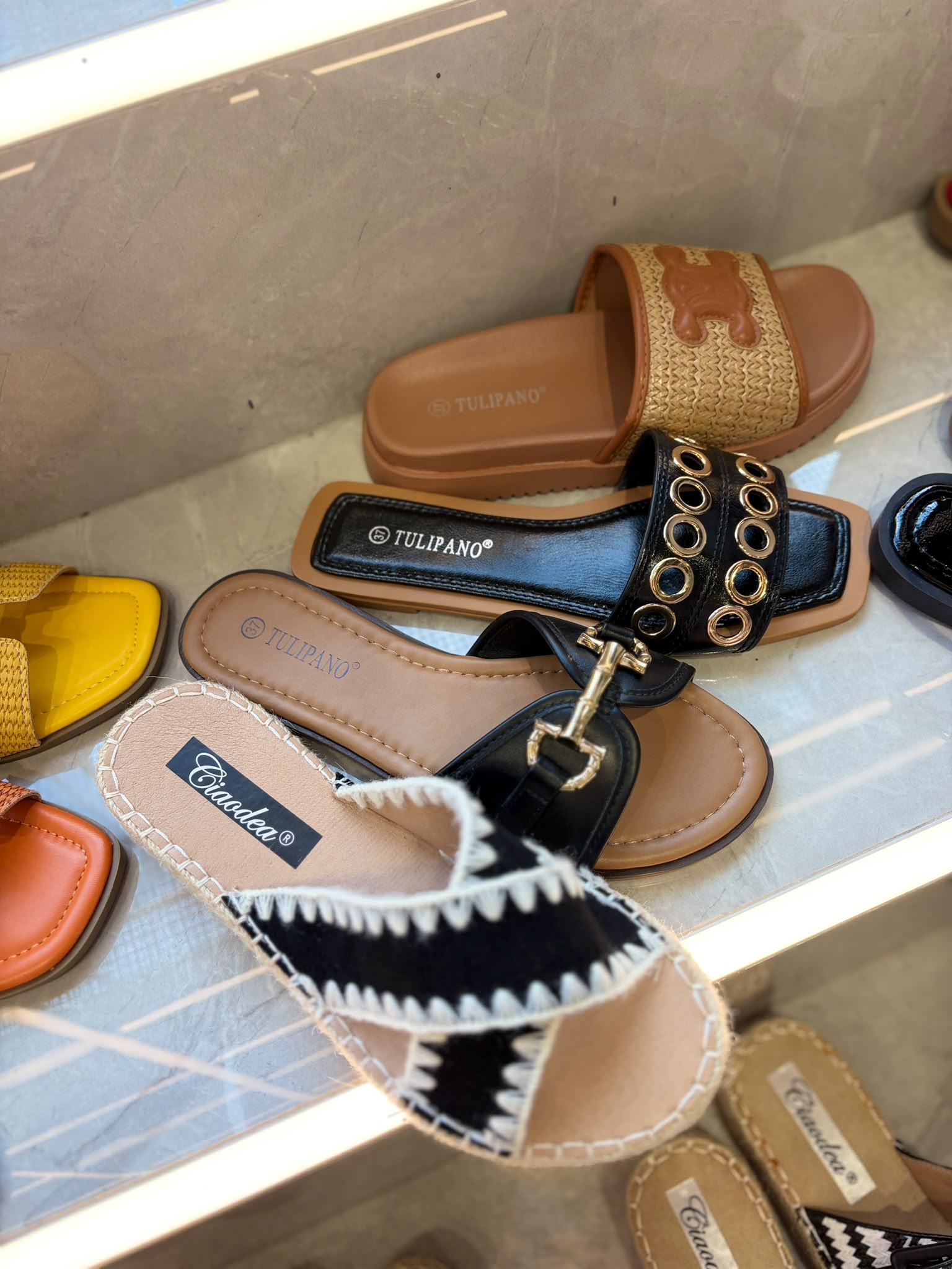 Sandalia Plana de Dedo estilo Boho con Borlas y Cuentas | PatricQueen - Imagen 14
