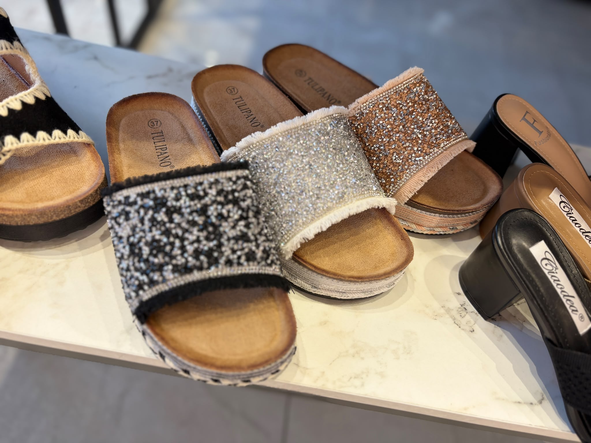 Sandalia Plataforma de Rafia con Tiras Metalizadas Multicolor | PatricQueen - Imagen 3