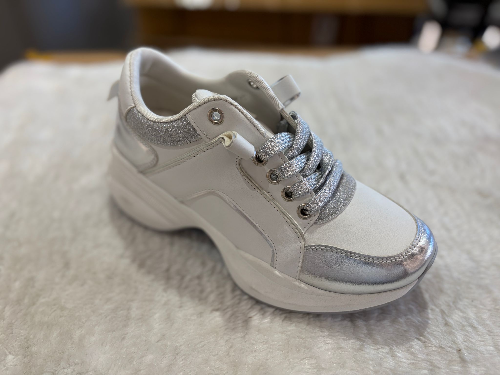 Colección Sneakers Plataforma y Zapatillas de Vestir con Brillo | PatricQueen - Imagen 4