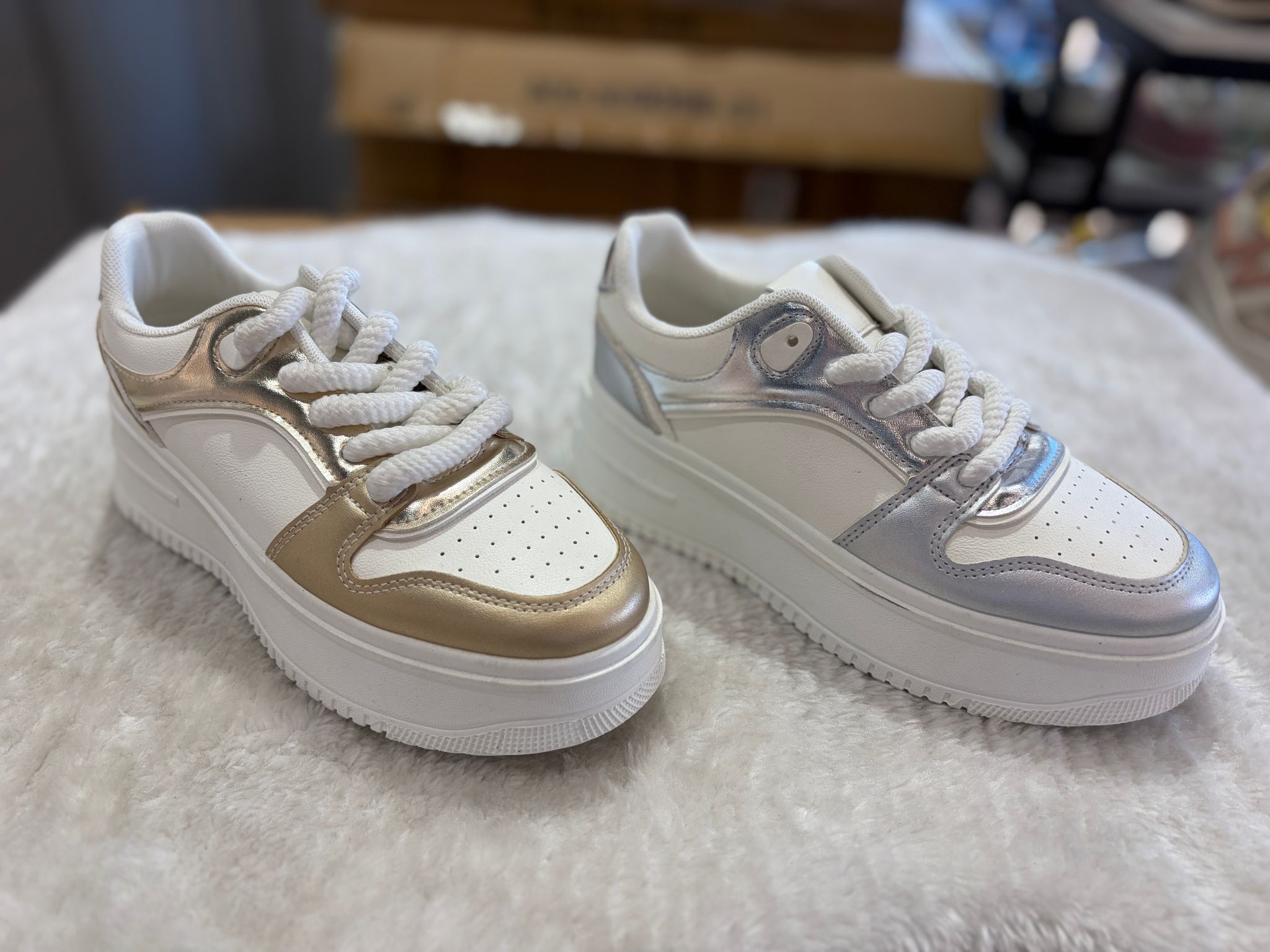 Colección Sneakers Plataforma y Zapatillas de Vestir con Brillo | PatricQueen - Imagen 3